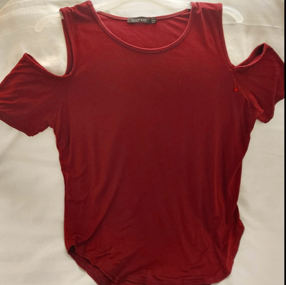 Boohoo red cold shoulder tee size 10